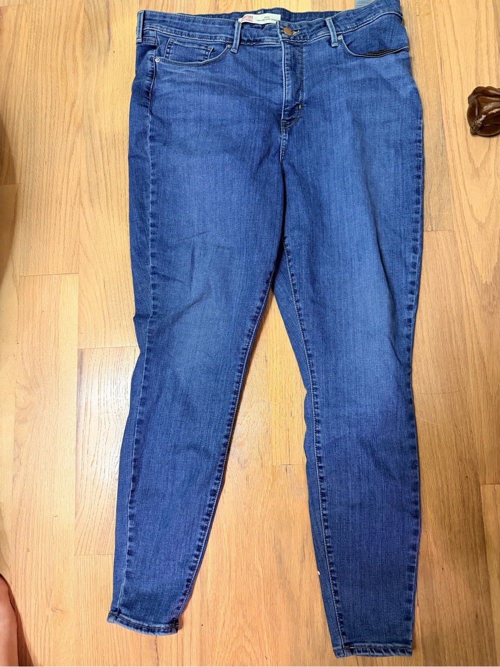 Signature by Levi’s Women’s Stretch skinny Jeans- Medium Blue Wash- Size 18
